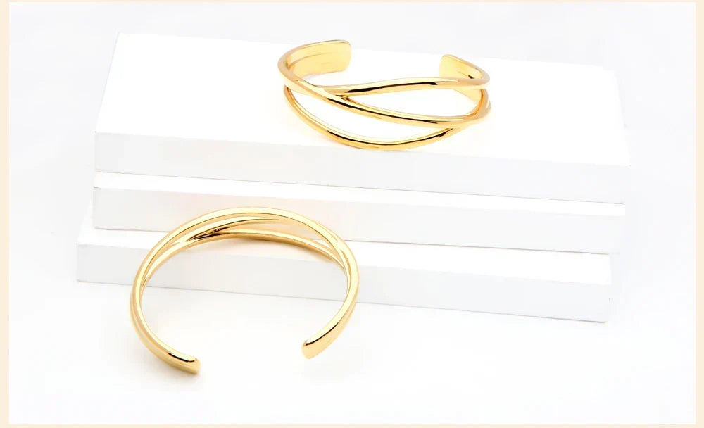 Twisted Crossover Open Ring