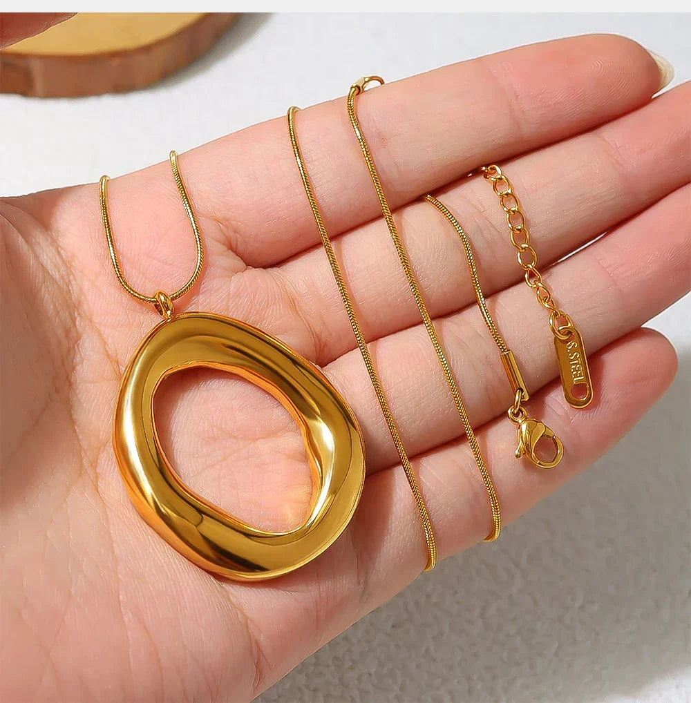 Gold Tone Organic Circle Pendant Necklace