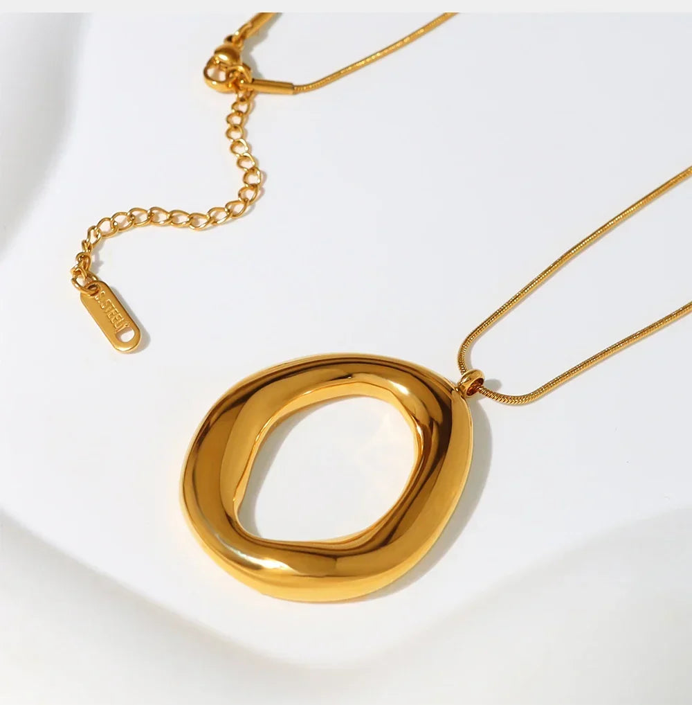 Gold Tone Organic Circle Pendant Necklace